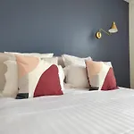 Apartment Pick A Flat's In Grands-boulevards - Boulevard Saint-denis *