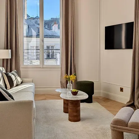 Apartment Pick A Flat's In Grands-boulevards - Boulevard Saint-denis *