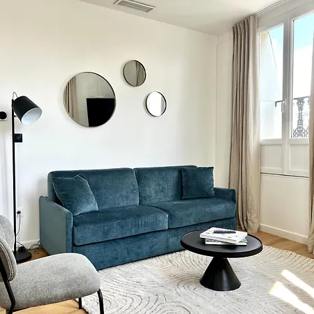 Pick A Flat's In Grands-boulevards - Boulevard Saint-denis Paris